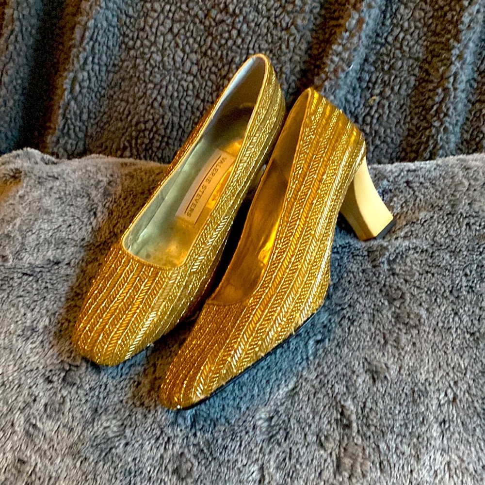 Gold beaded Valerie Stephen pumps size 7.5B.
